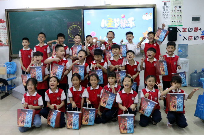 当端午古韵邂逅六一童真:贺外双节活动彰显教育温度与情怀